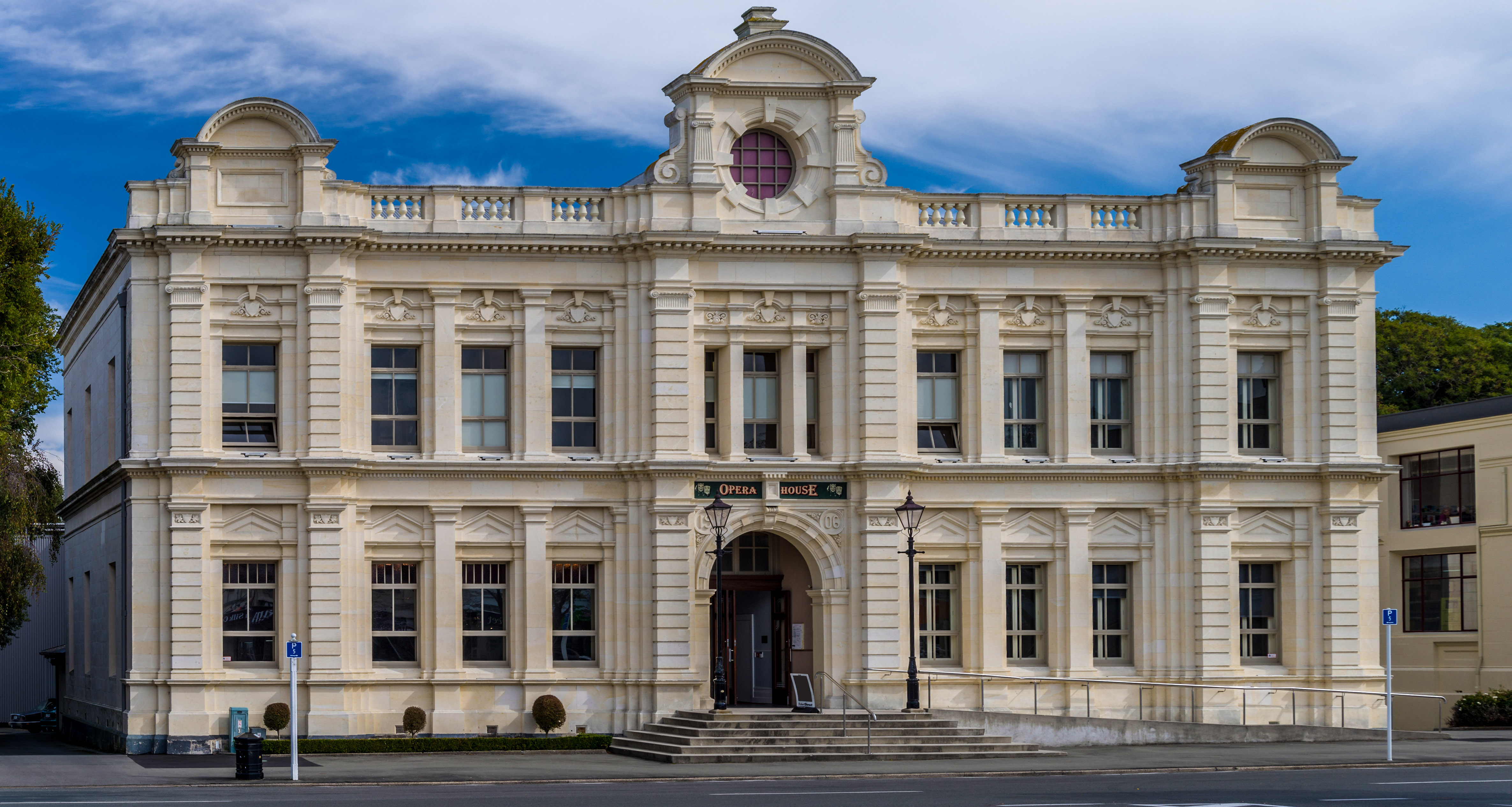 Oamaru-Opera-House-2015.jpg