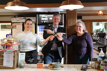The Mayor with Kat Rivison (Harbour Street Collective) and Jane Thompson (Moa Bakery) with some tasty soup