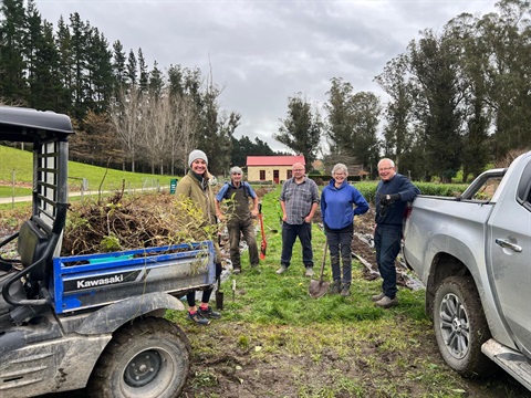 Rebecca Finlay, Johnny Halvorsen, Craig France, Viv Ferne, Jock Webster - Harvesting Day.JPG